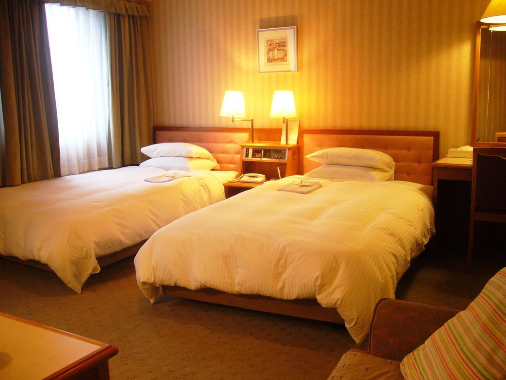 Hotel Crown Hills Sendai Aobadori מראה חיצוני תמונה